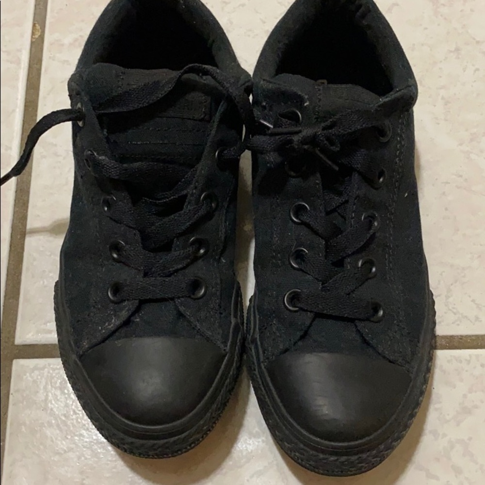 Gently used size 4 converse
